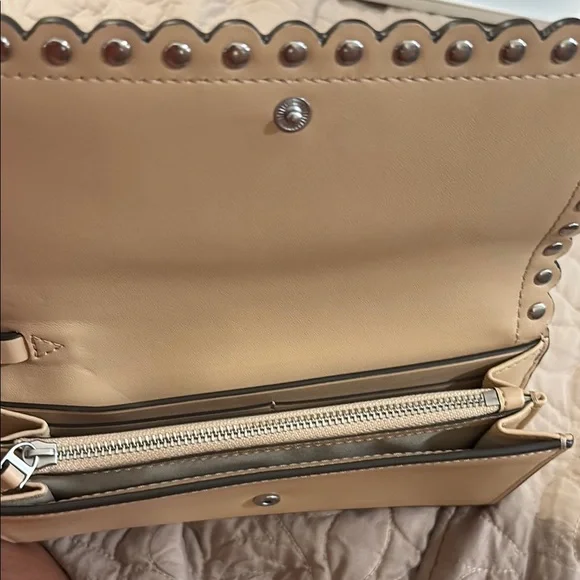 NWT Tory Burch Britten Stud Tan Clutch/wristlet/wallet - Picture 9 of 9